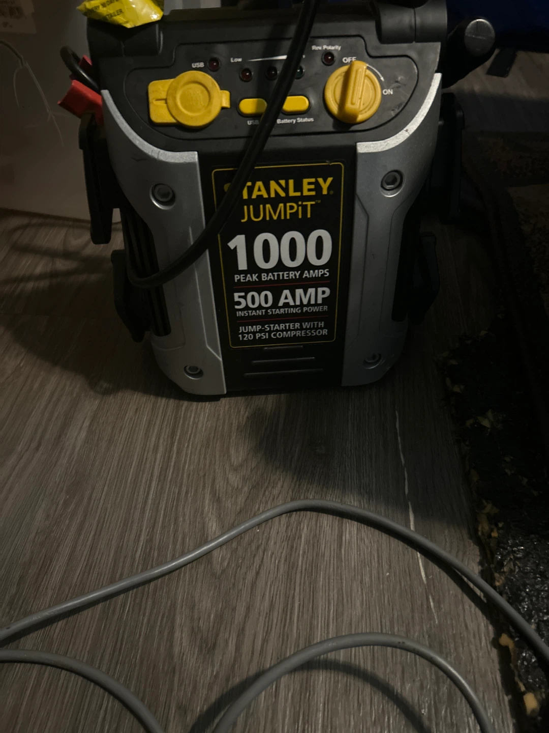 Stanley JUMPIT 1000 Peak Battery Amps Jump Starter