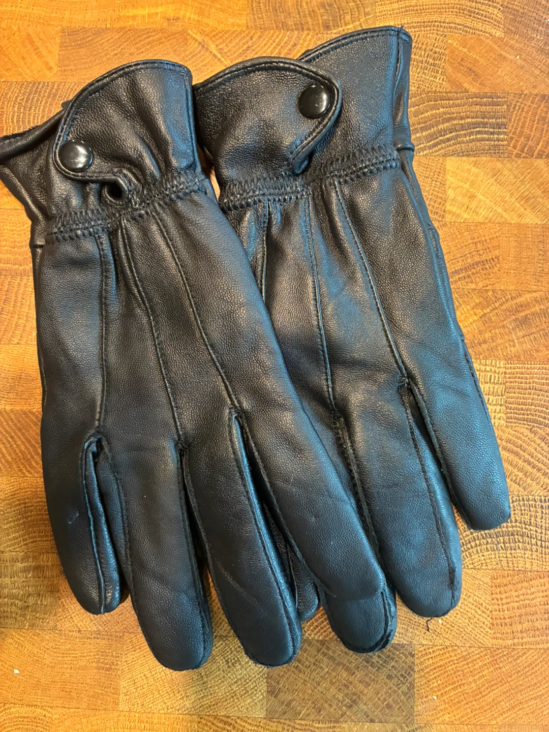 Women’s Black Leather Gloves