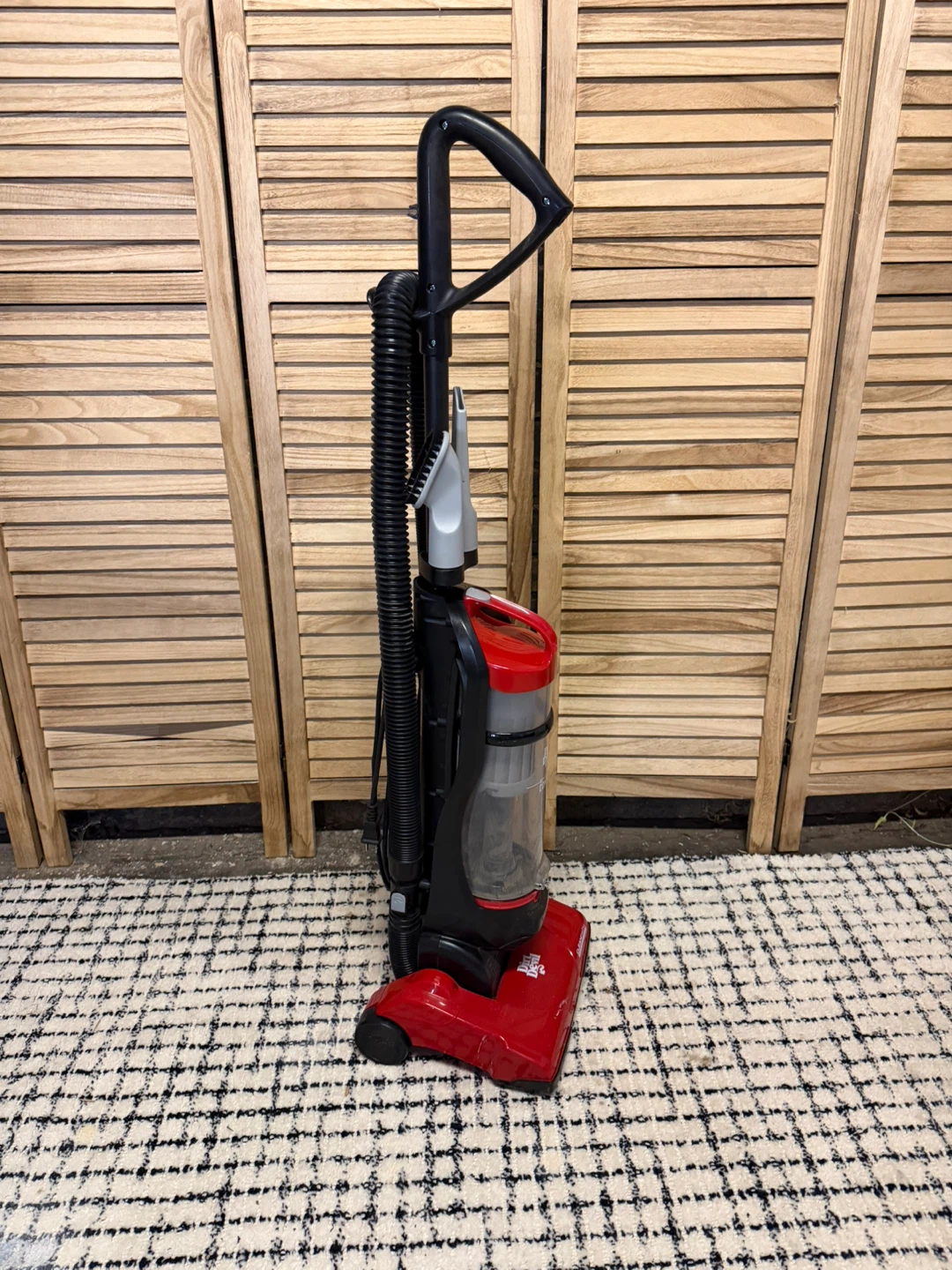 Dirt Devil Vacuum Cleaner - photo 3
