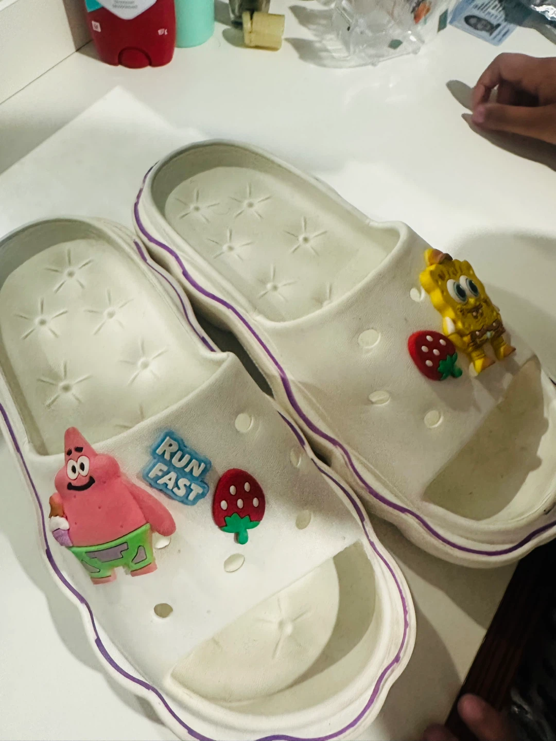 White Slides with Spongebob & Patrick Charms - photo 2