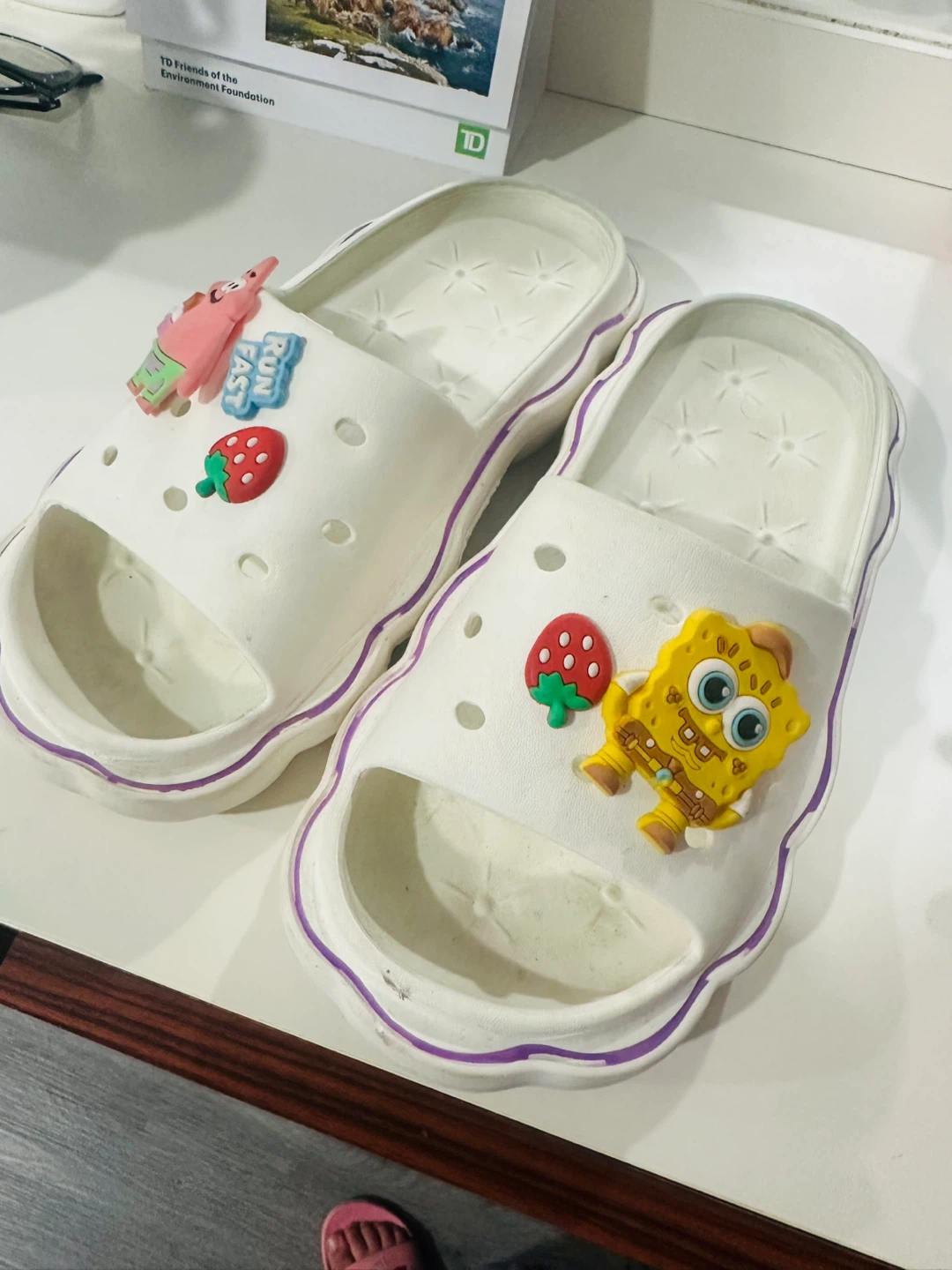 White Slides with Spongebob & Patrick Charms