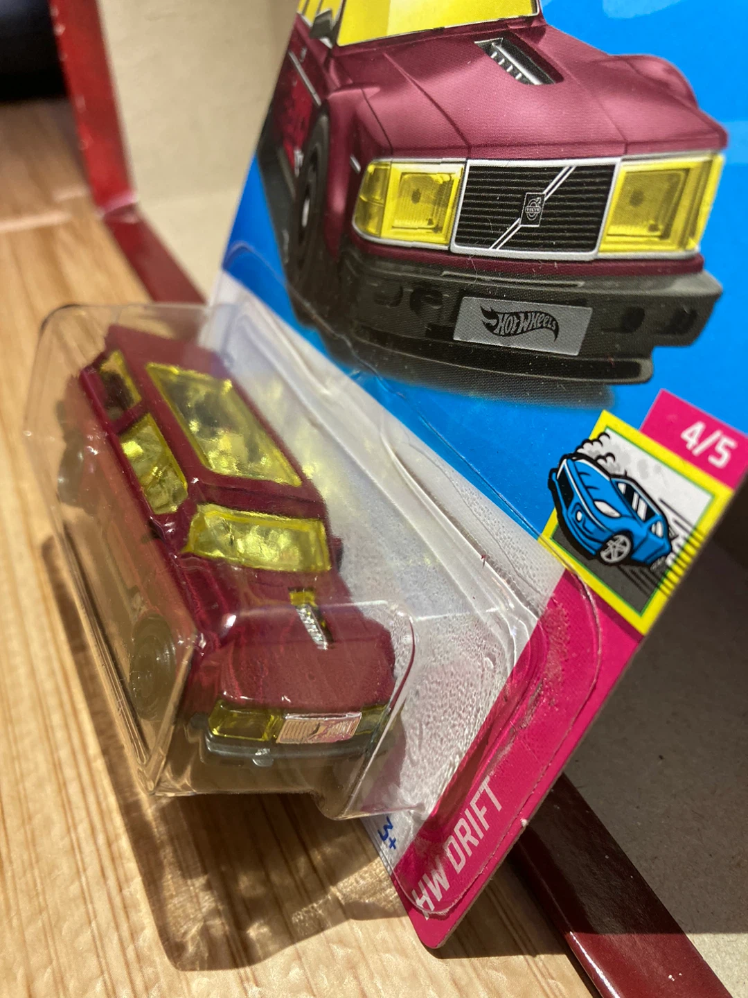 Hot Wheels / Volvo 240 Drift Wagon / Burgundy - photo 2