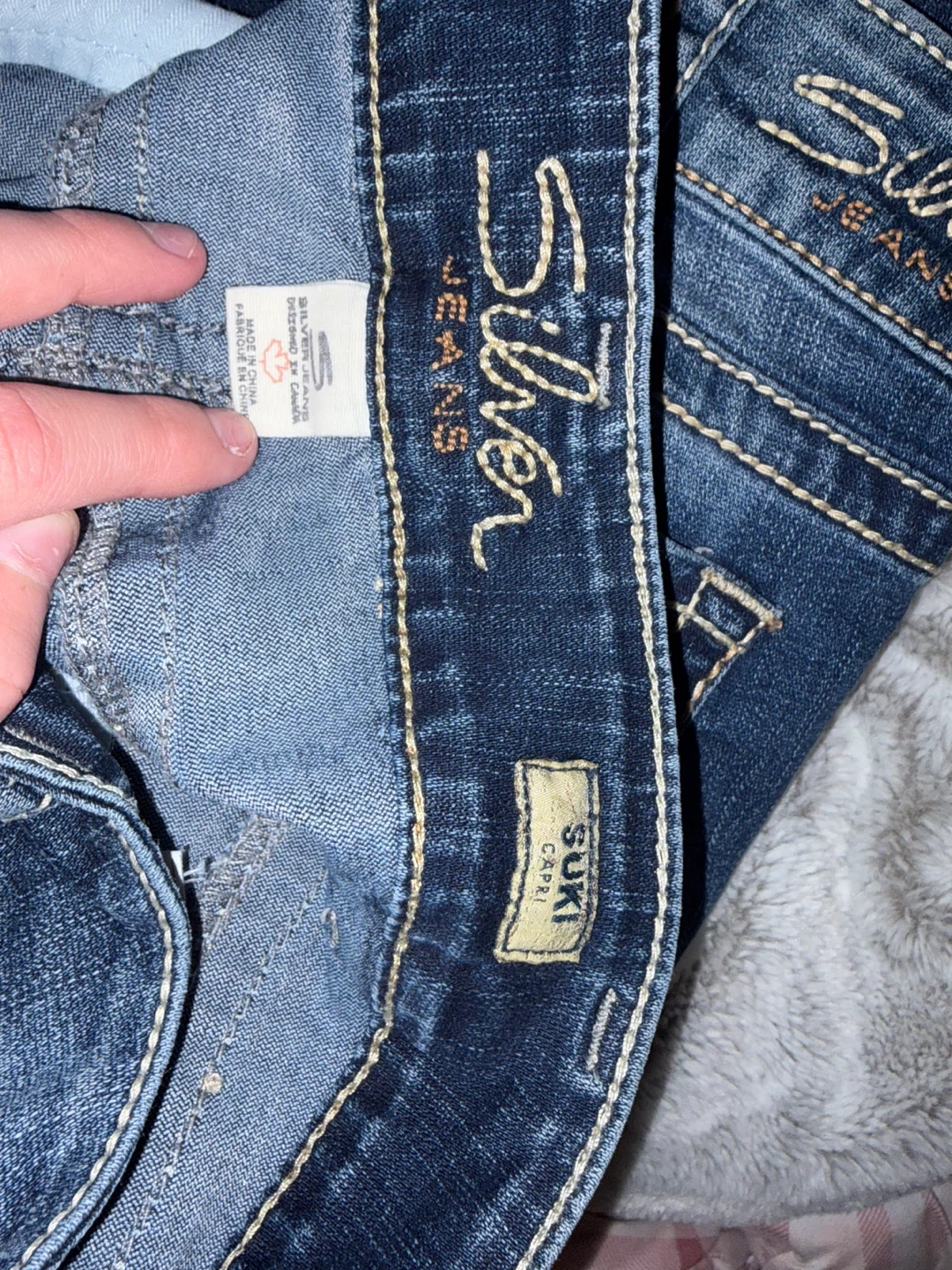 Silver Jeans Women's Suki Capri Jeans