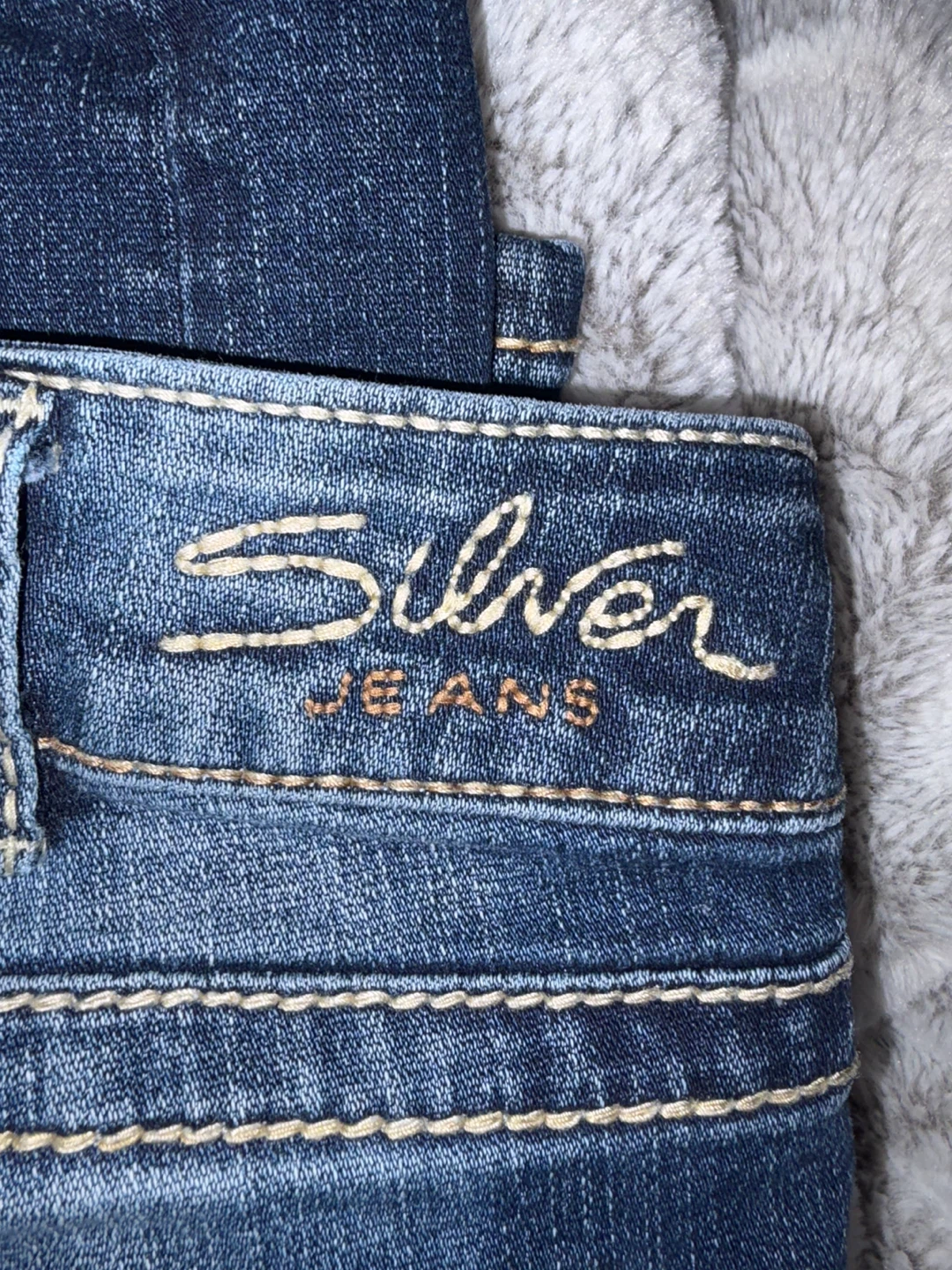 Silver Jeans Women's Suki Capri Jeans - photo 3