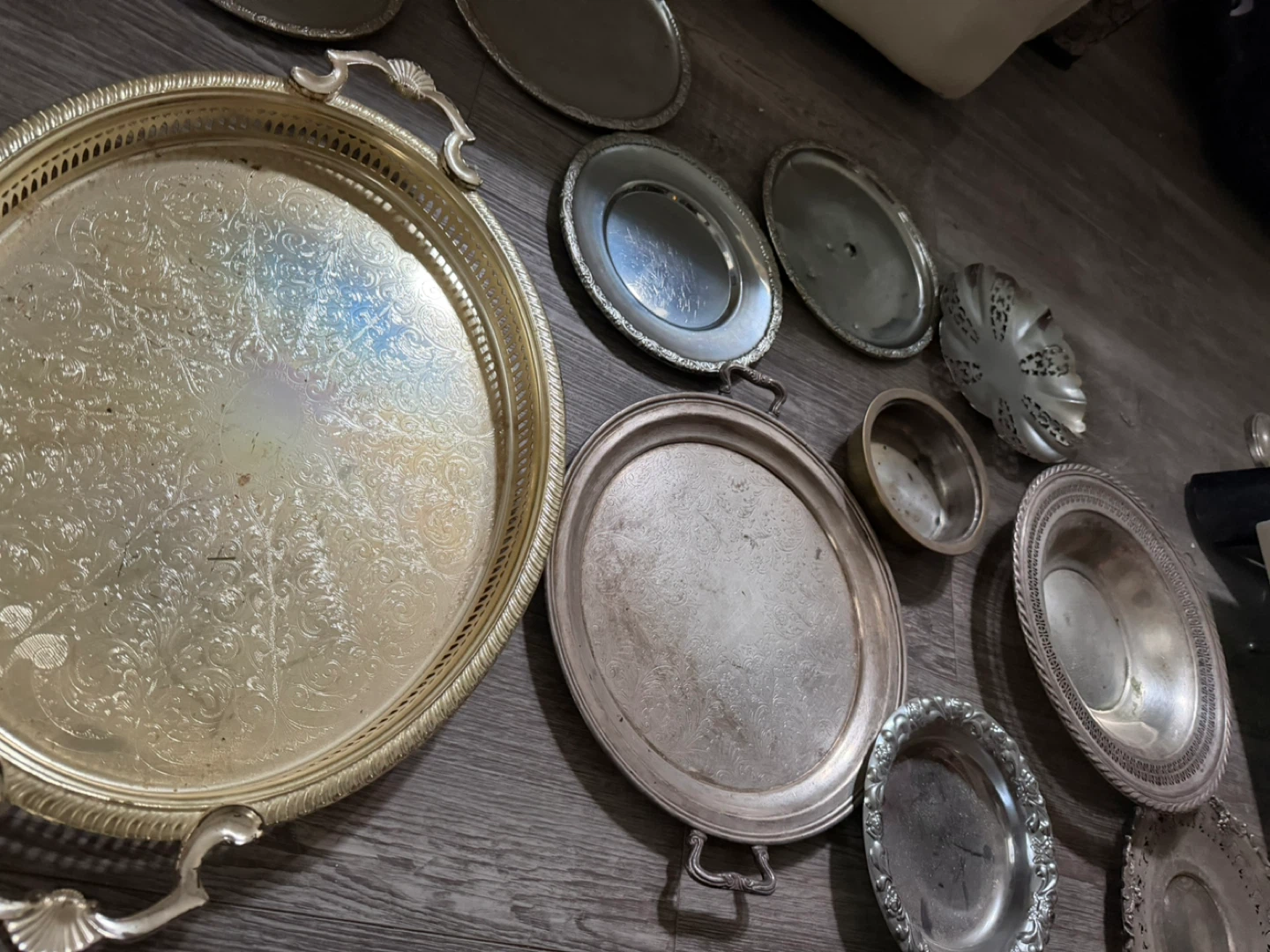 Assorted Vintage Silver Plated Trays and Bowls - photo 4