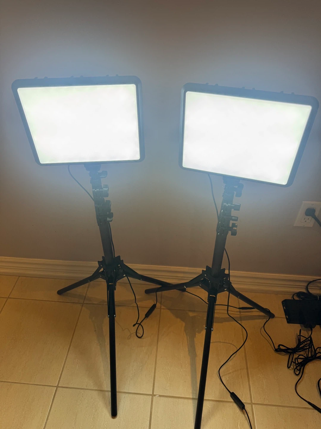 Set of 2 LED Video Lights with Stands - photo 5
