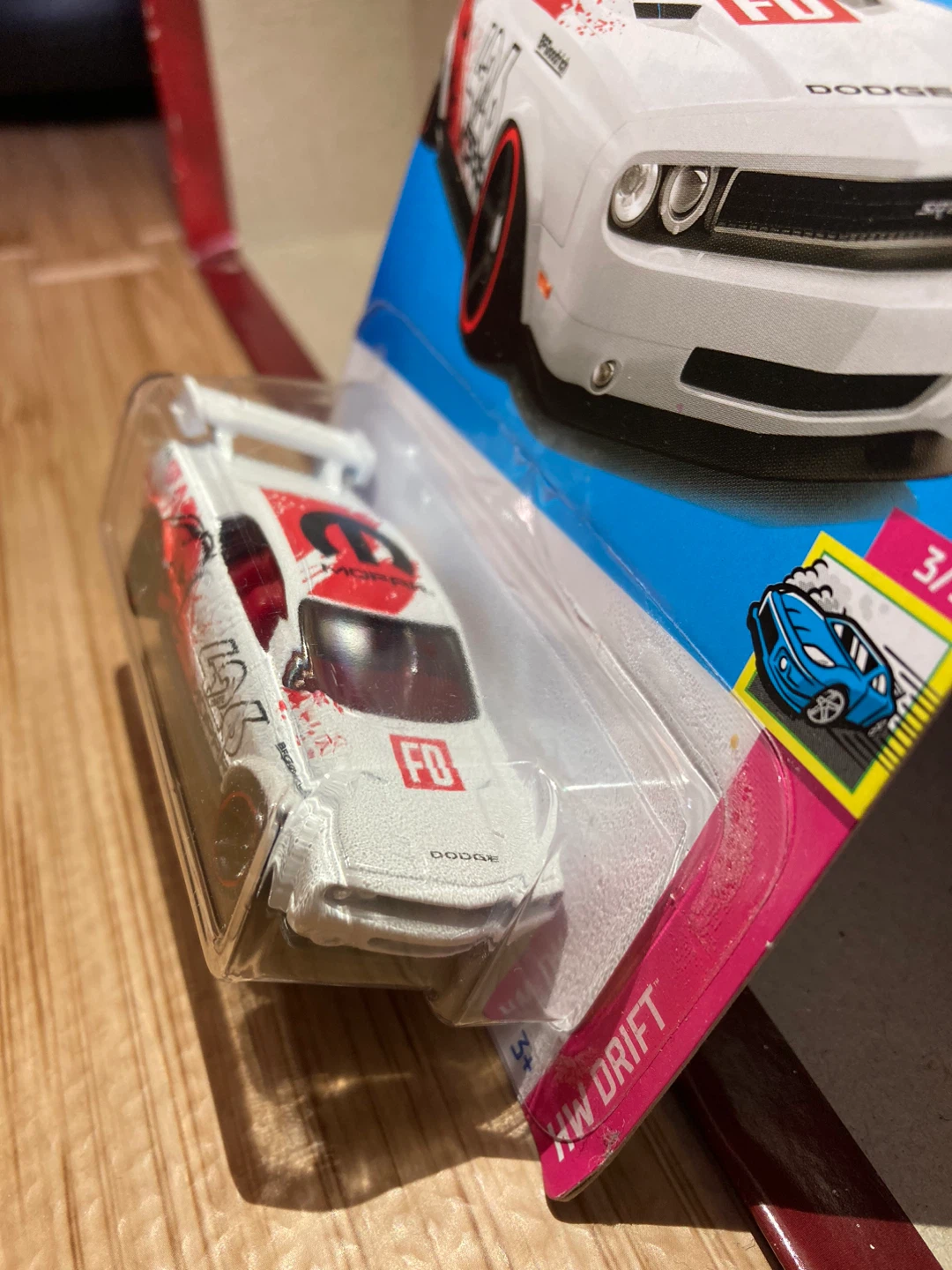 Hot Wheels / Dodge Challenger Drift Car / White - photo 2