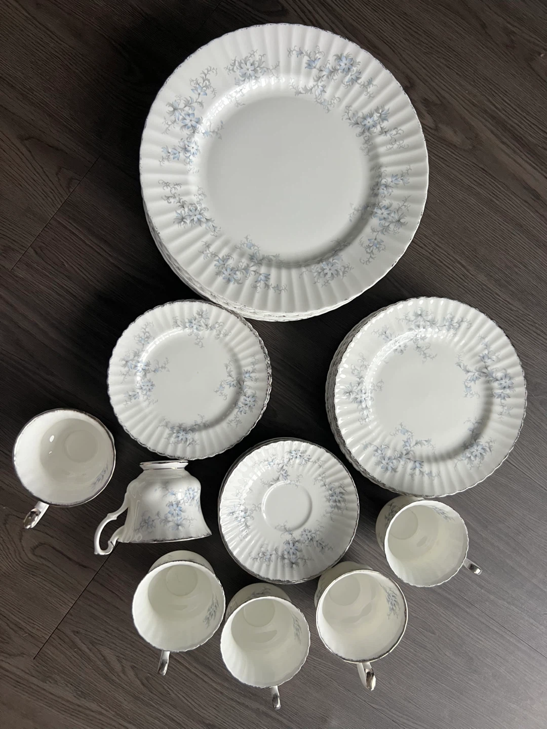 Royal Albert / Paragon “Bride’s Choice” Bone China Set – 32 pcs - photo 2