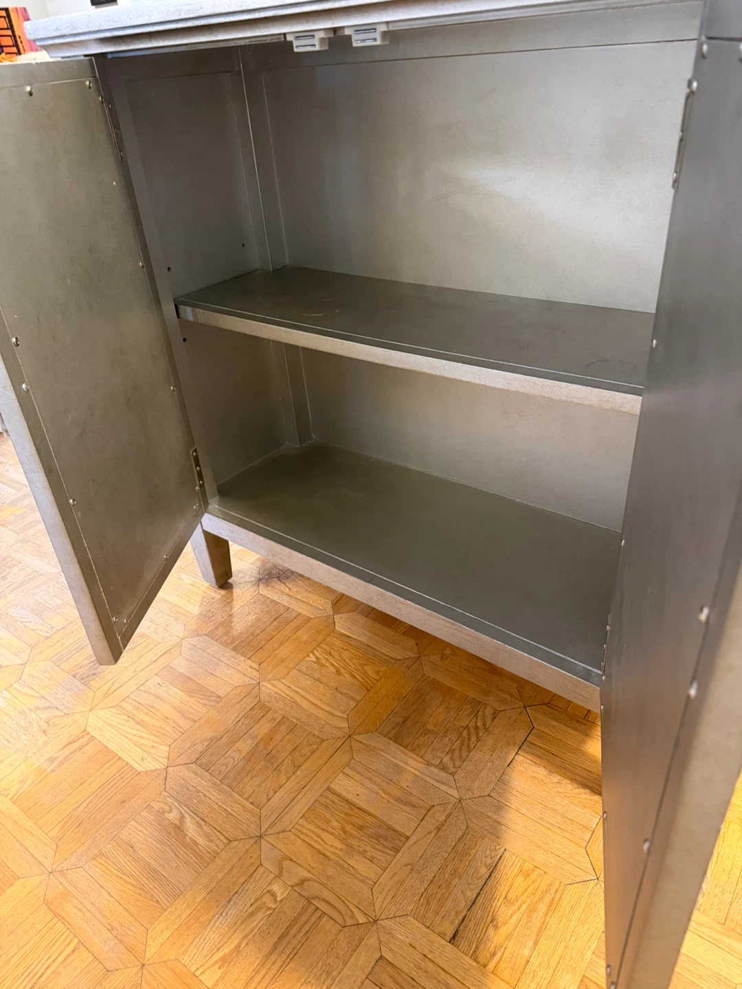 Mirrored Cabinet with Geometric Design - photo 3