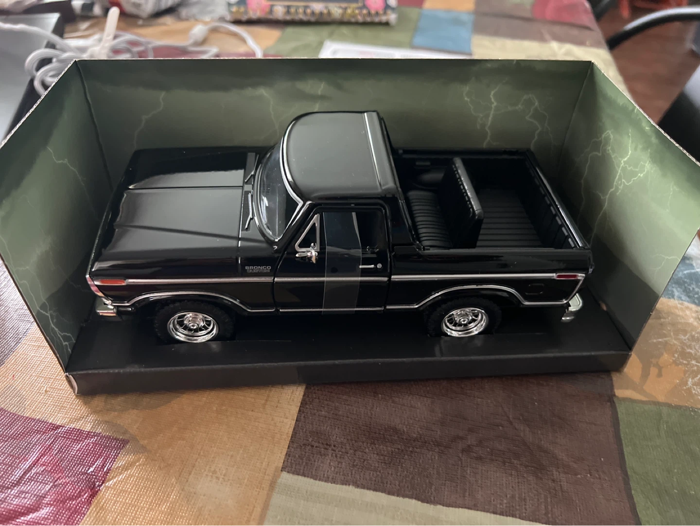 Johnny Lightning 1978 Ford Bronco Die-Cast Model 1:24