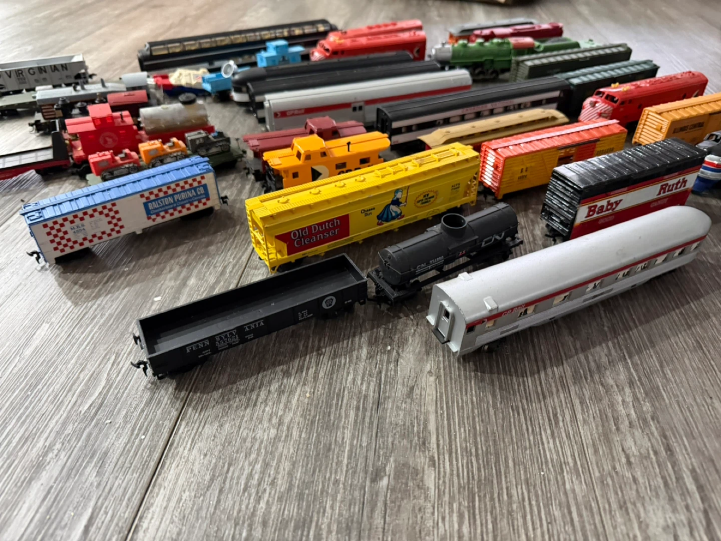 Collection of Model Train Cars and Locomotives - photo 3