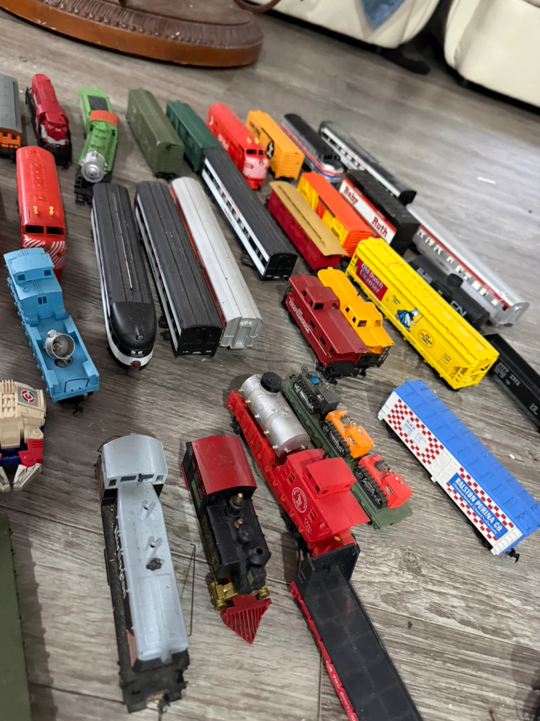 Collection of Model Train Cars and Locomotives - photo 2