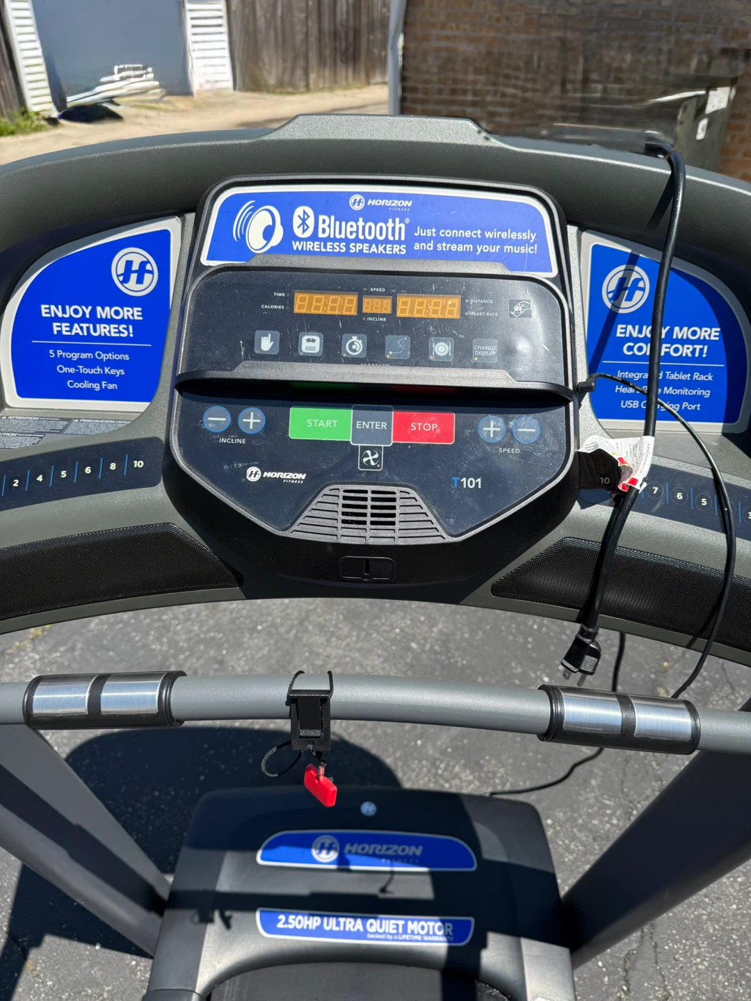 HORIZON TREADMILL IN EXCELLENT CONDITION. $200.00 or best offer - photo 3