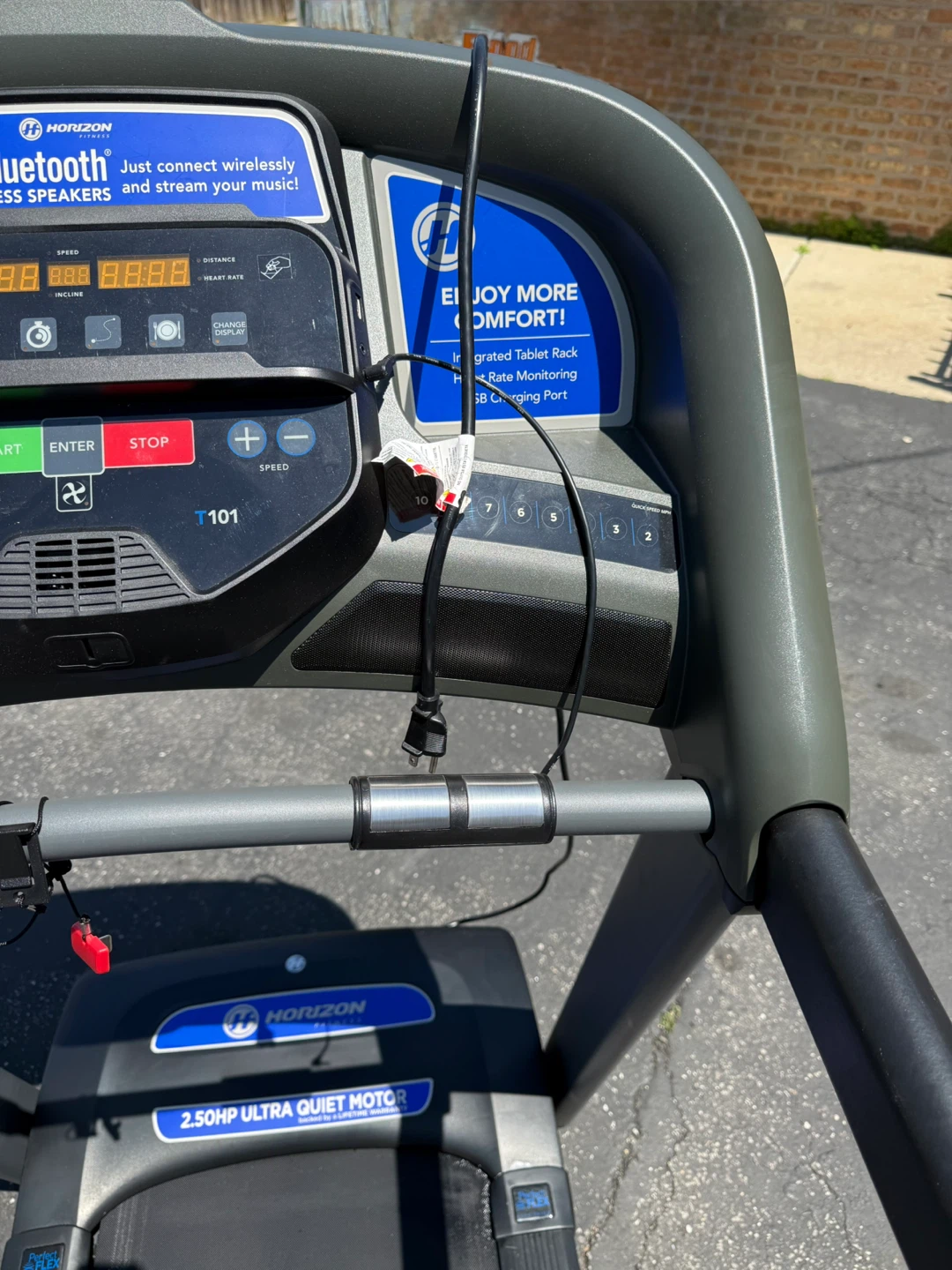 HORIZON TREADMILL IN EXCELLENT CONDITION. $200.00 or best offer - photo 5