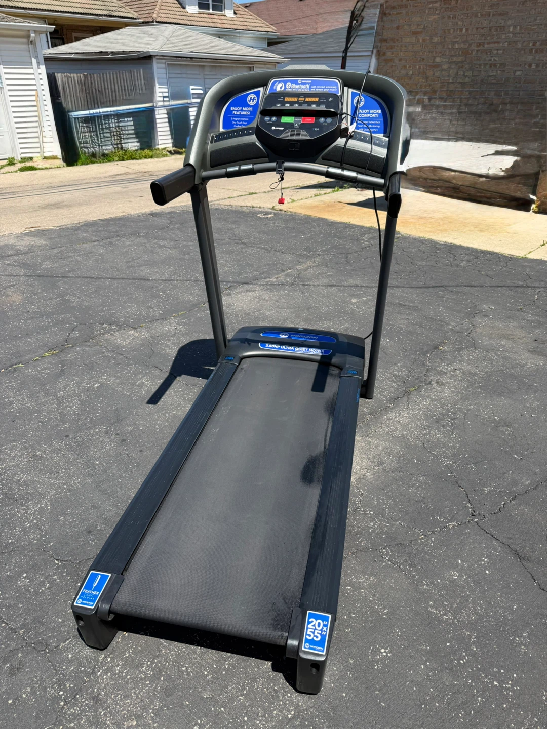HORIZON TREADMILL IN EXCELLENT CONDITION. $200.00 or best offer - photo 2