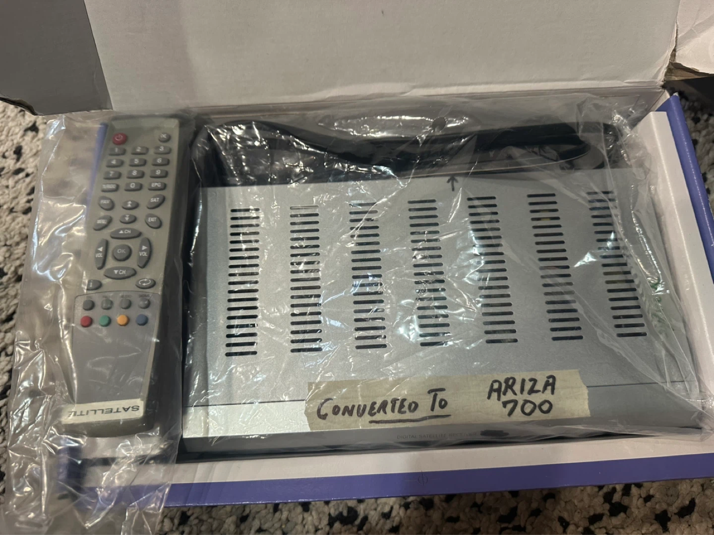 Ariza 700 Digital Satellite Receiver with Remote and Manual - photo 4