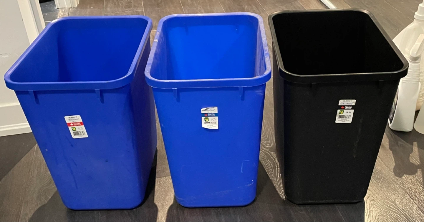 Plastic Bin - Blue and Black - 26.5 L