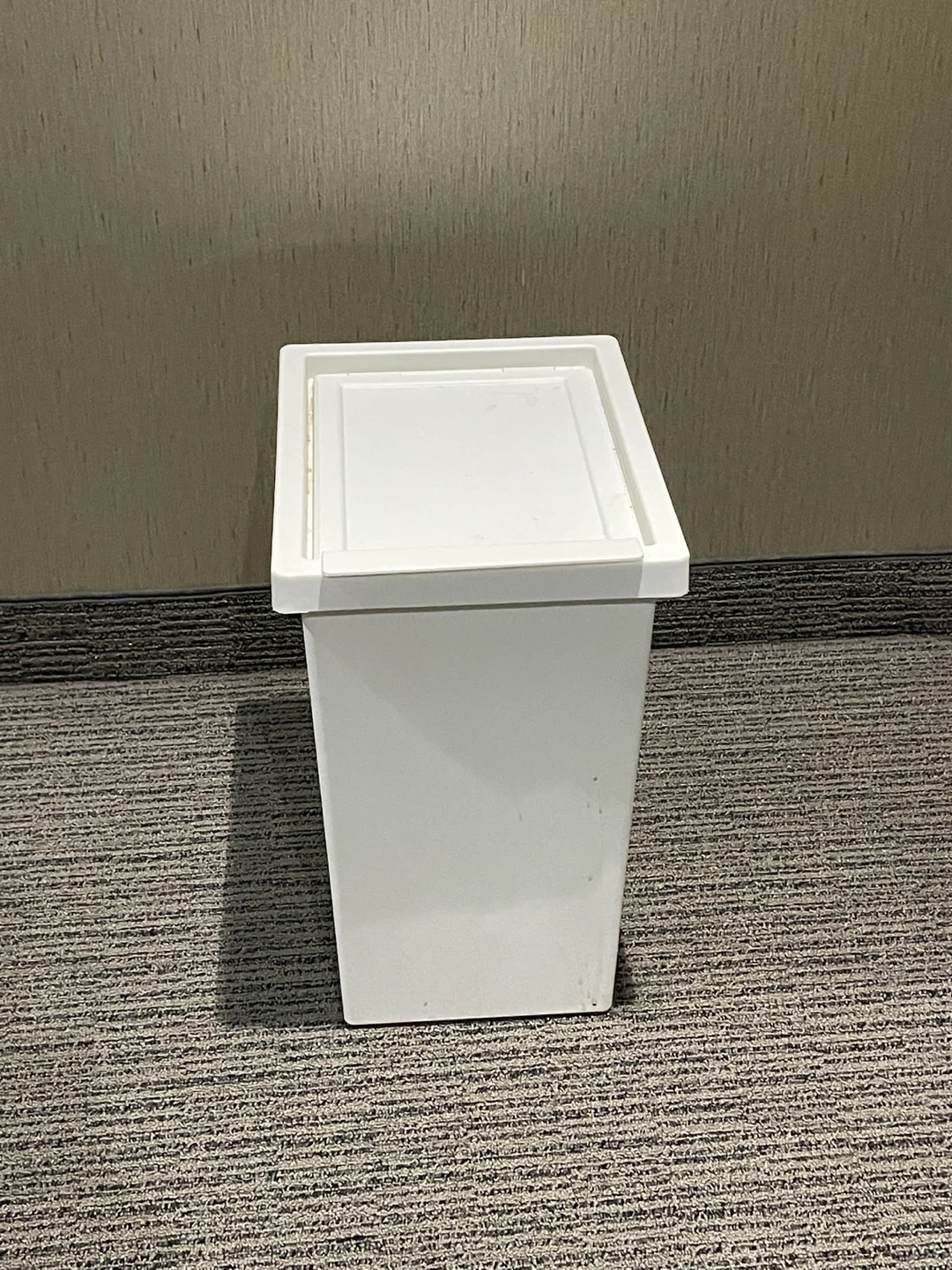 White Square Plastic Trash Can with Lid - photo 3