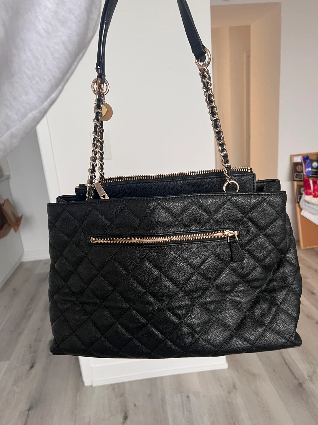 Guess Quilted Shoulder Bag - photo 2