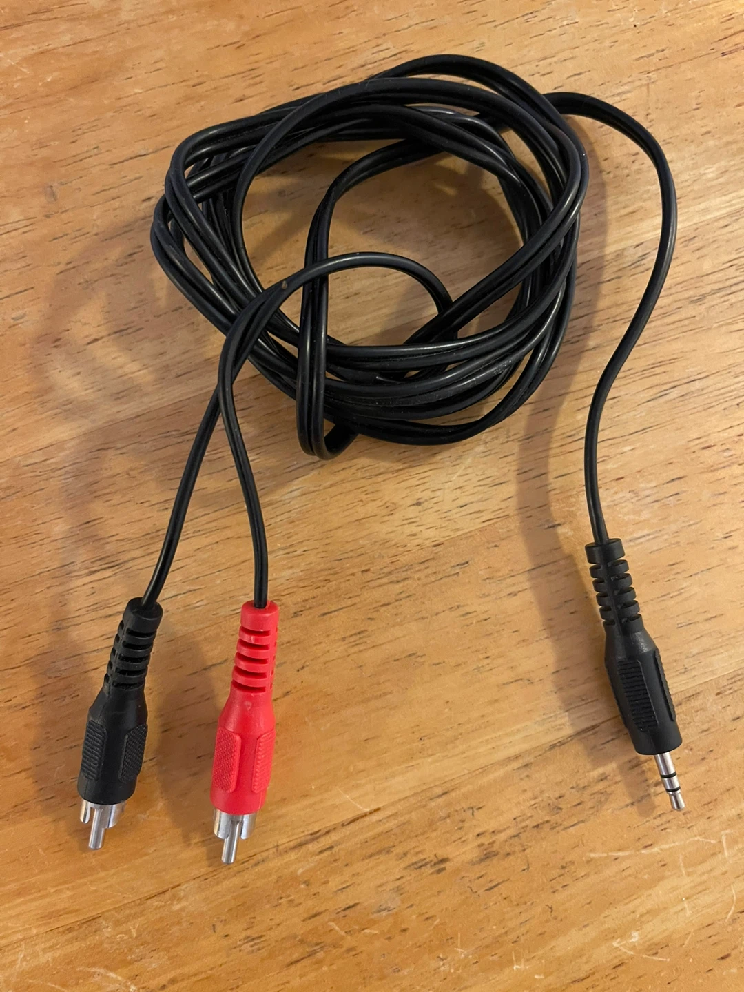 3.5mm to RCA Audio Cable