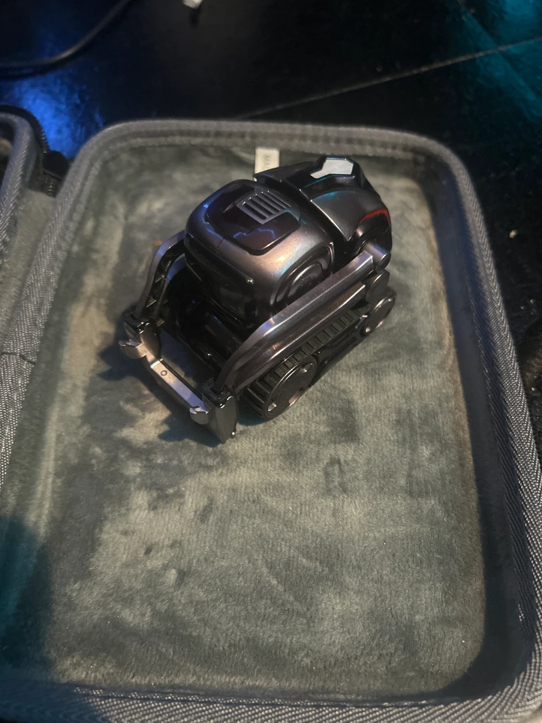 Anki Cozmo Robot with Accessories and Case - photo 2