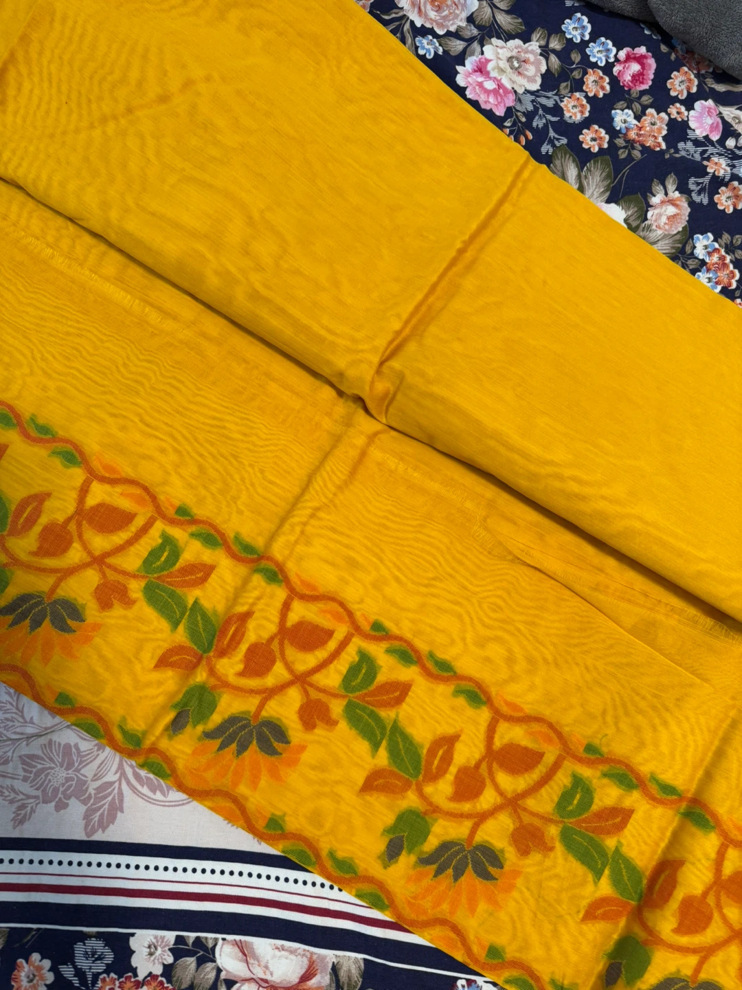 Yellow saareee with Floral Border - photo 2