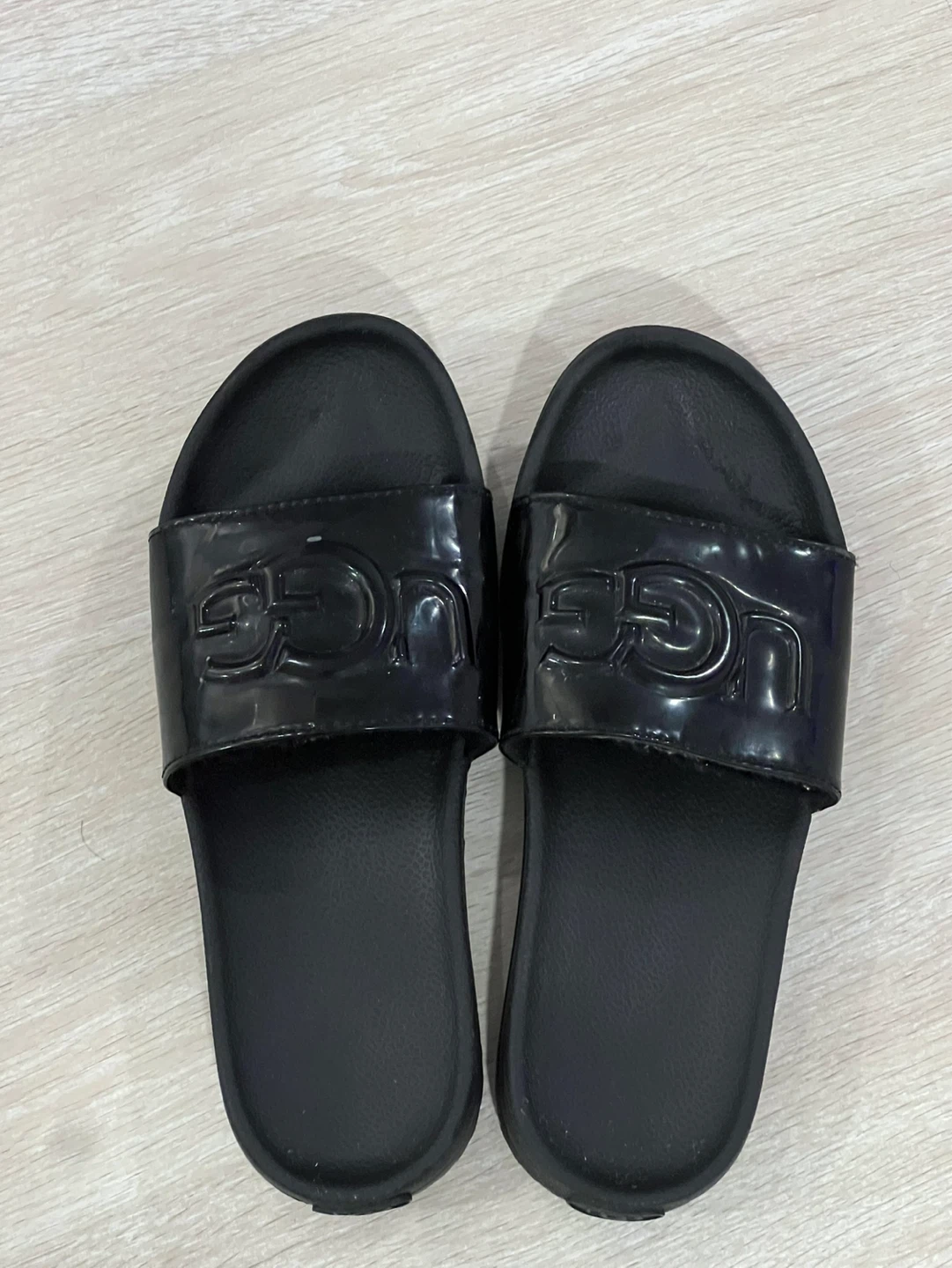 UGG Black Slides Size 7 - photo 2