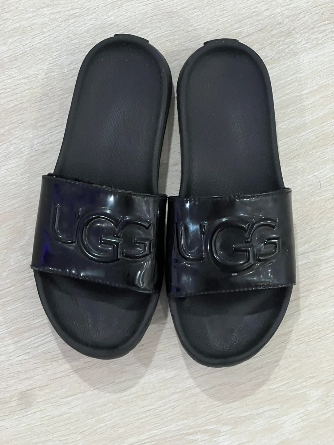 UGG Black Slides Size 7 - photo 3