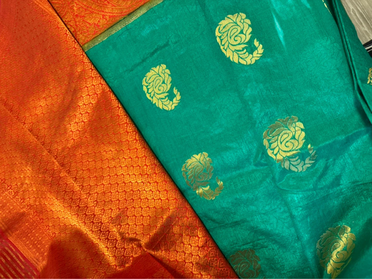 Teal and Orange Saree with Gold Paisley Design - photo 2