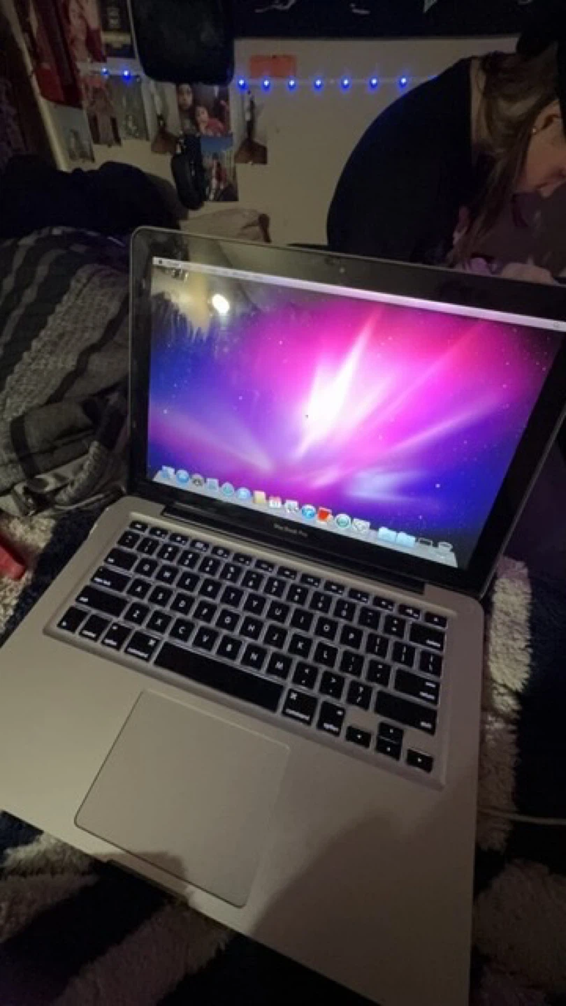 Apple MacBook Pro 15-inch Laptop - photo 3