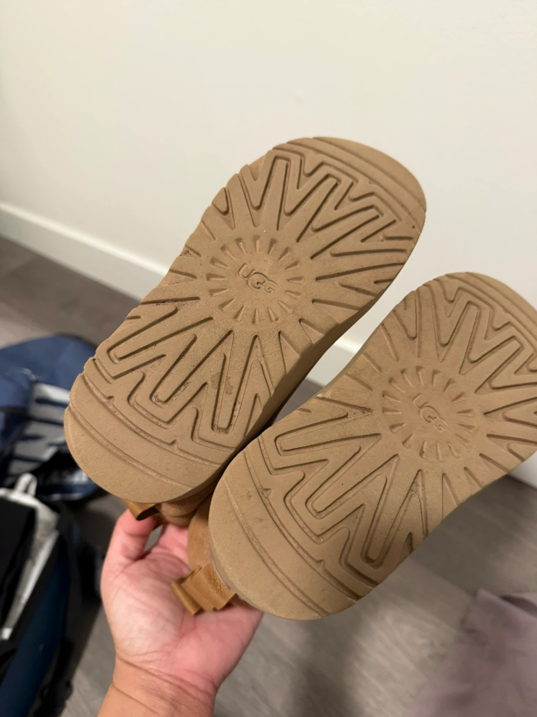 UGG Kids Booties size 13 unisex - photo 3