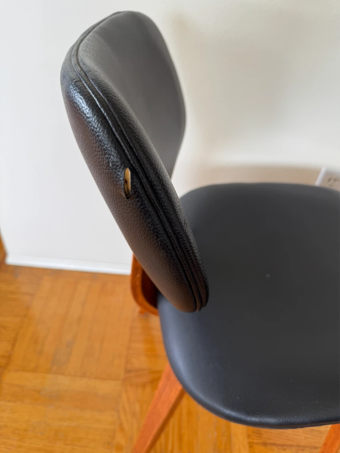 Three mid century modern Eames Thonet chairs - photo 5