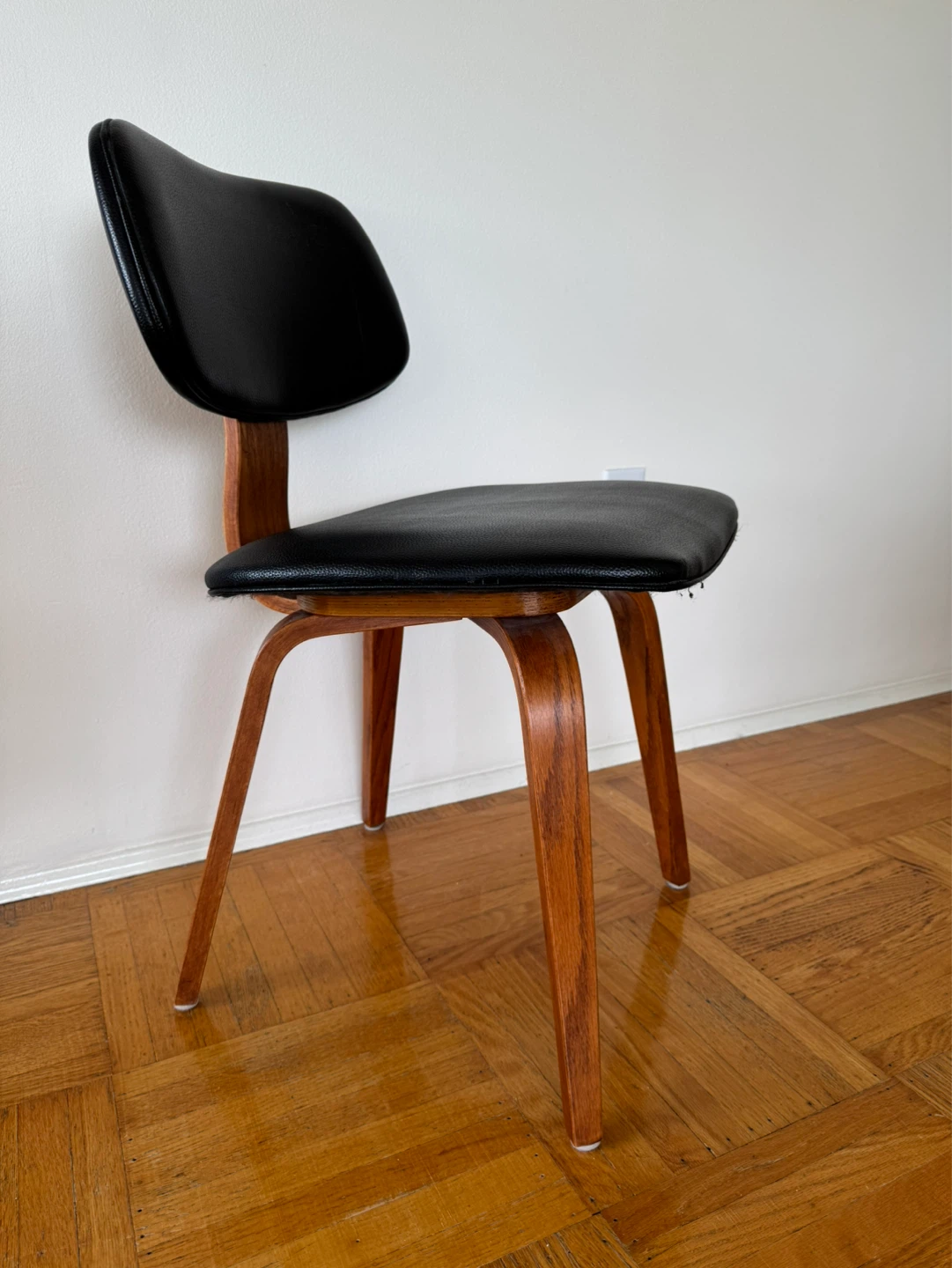 Three mid century modern Eames Thonet chairs - photo 3