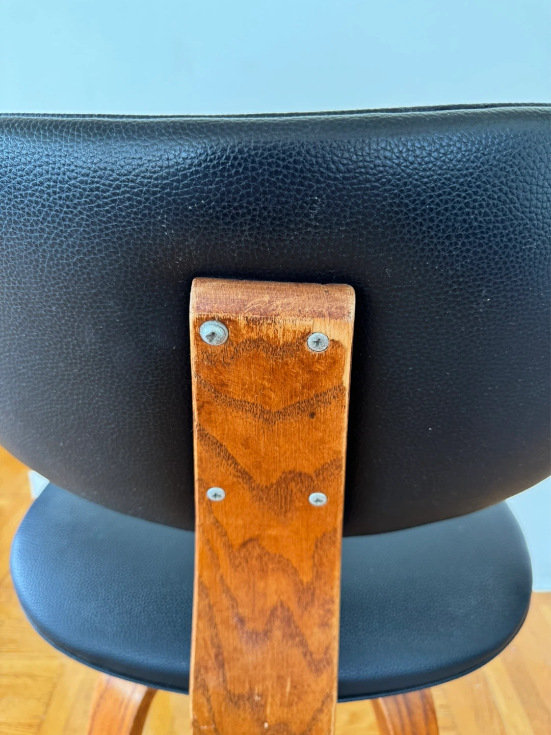 Three mid century modern Eames Thonet chairs - photo 4