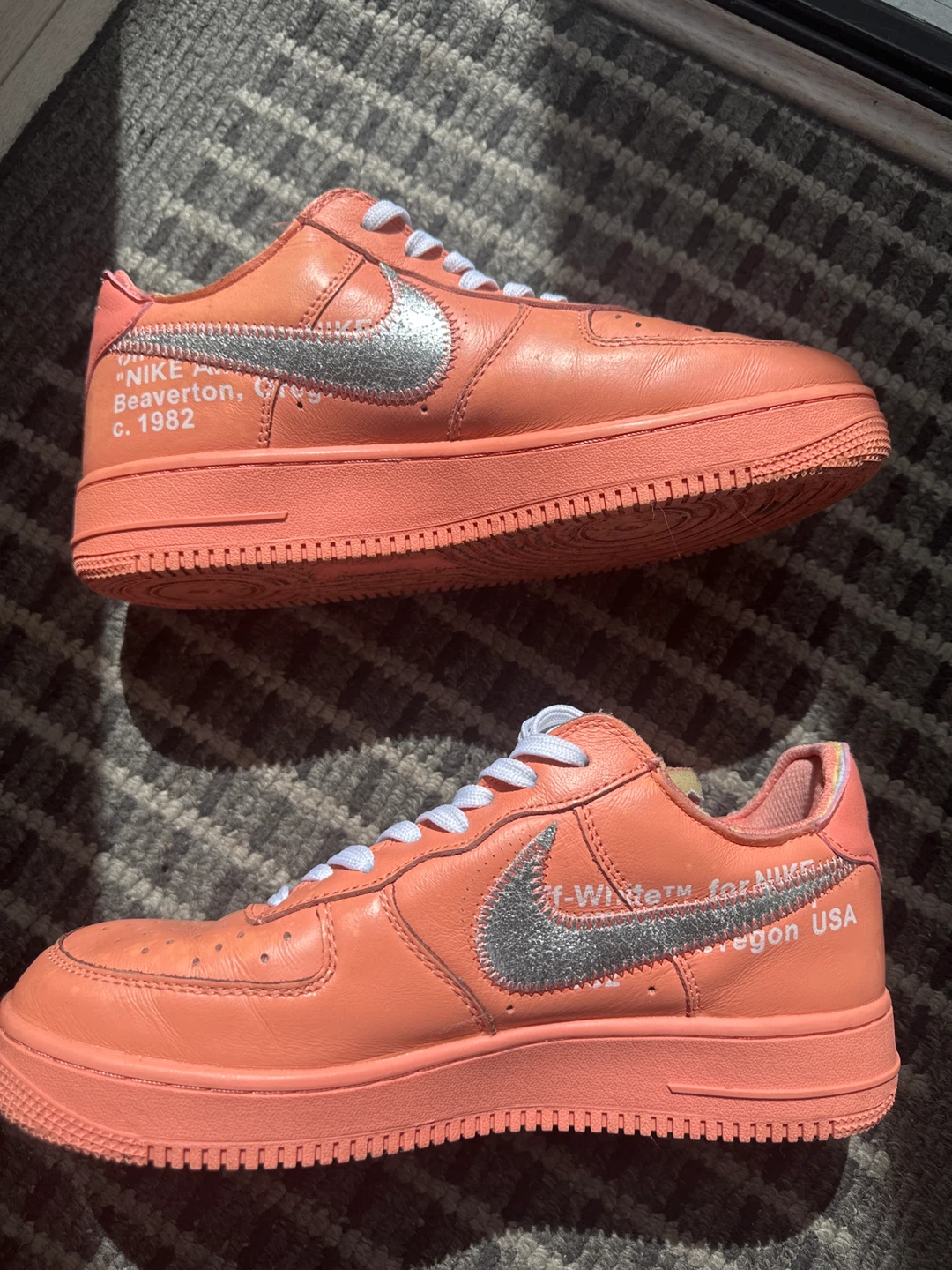 Nike Air Force 1 Off-White "The Ten" Peach Sneakers