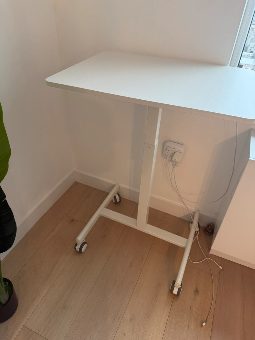 White Adjustable Standing Desk with Wheels