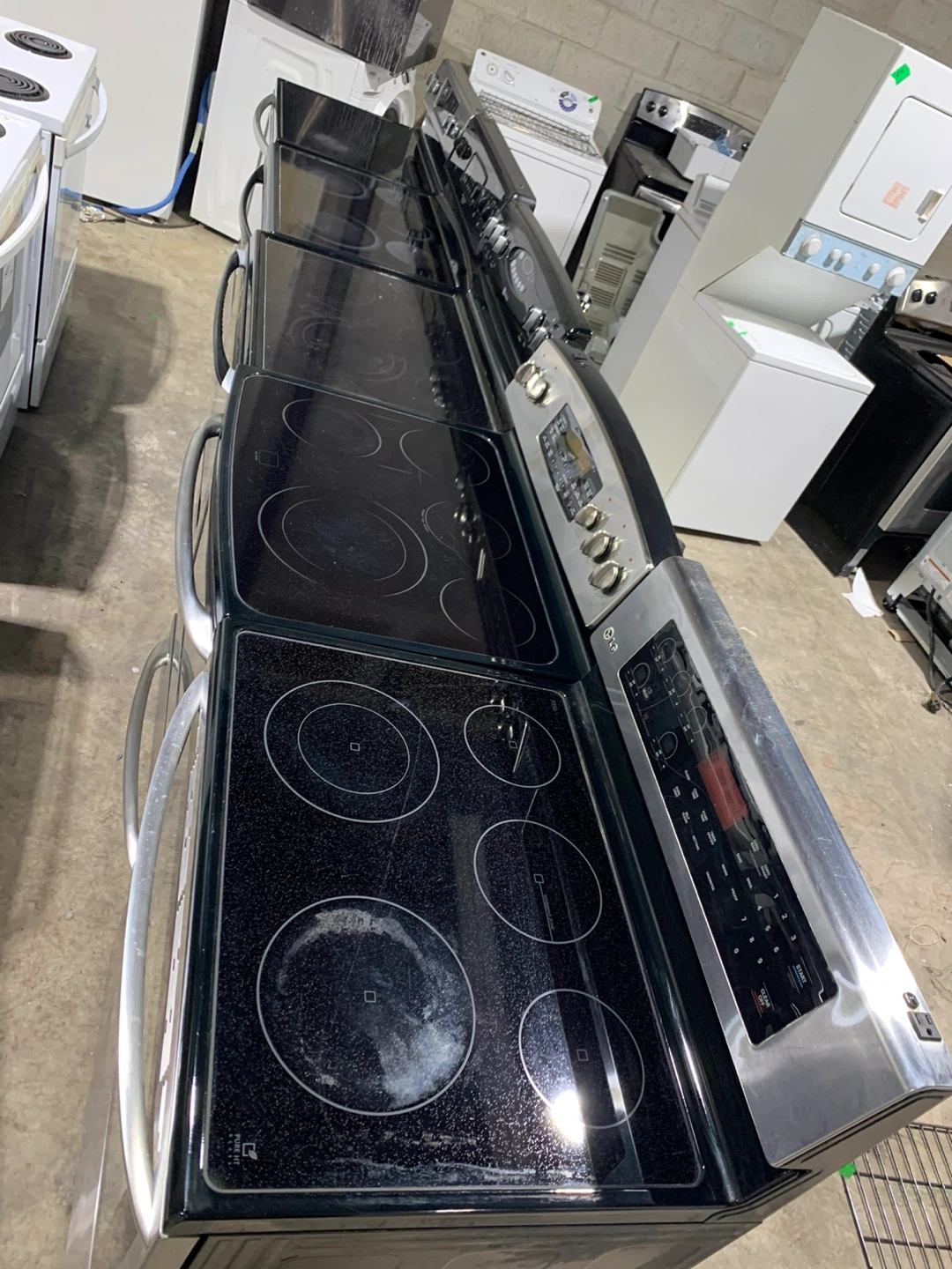 Clean Galss stove for sale starting -300-400/- - photo 2