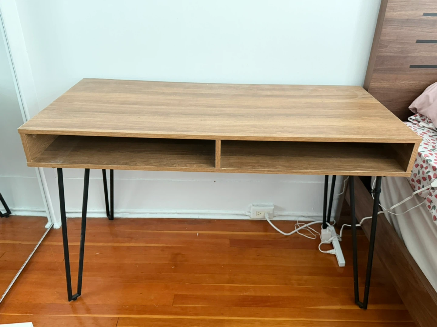 Wooden desk - photo 2