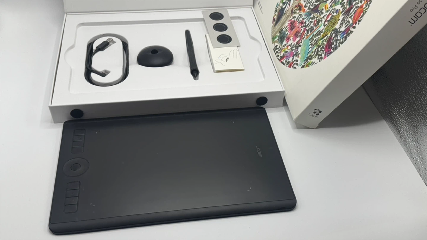 Wacom Intuos Pro Digital Drawing Tablet
