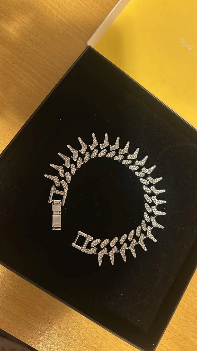 Sparkly Chain Bracelet in Box - photo 3