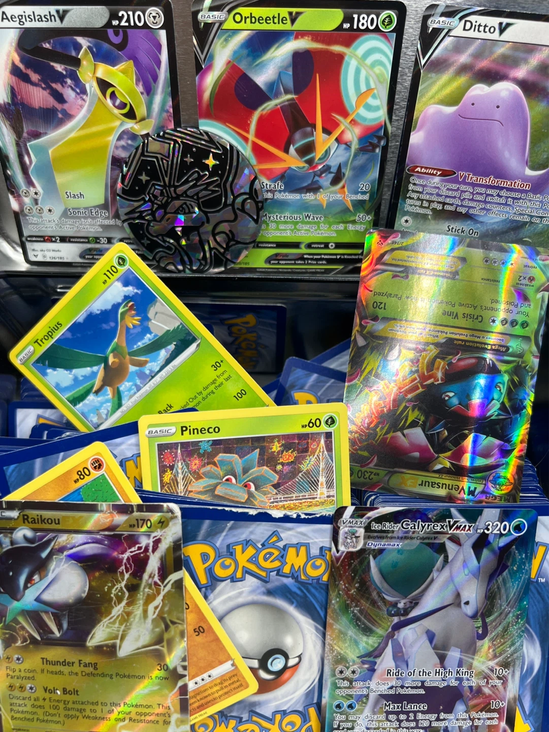Pokémon! Surprise!!.. Trading Card Tin with Assorted Cards - photo 3