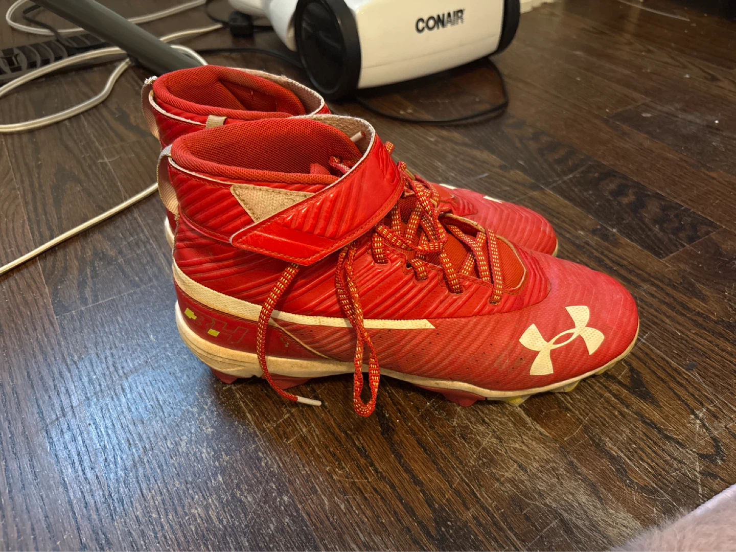 Under Armour Red Baseball Cleats Size 7.5 Youth - photo 3