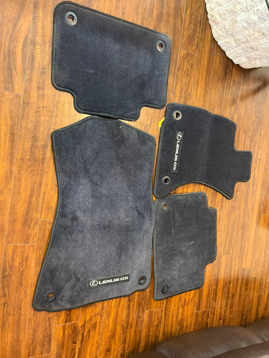 Lexus GS Floor Mats Set