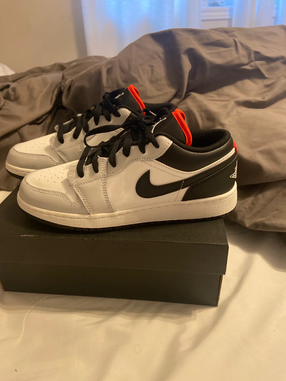 Air Jordan 1 Low (GS) Black Summit White Sneakers - photo 2