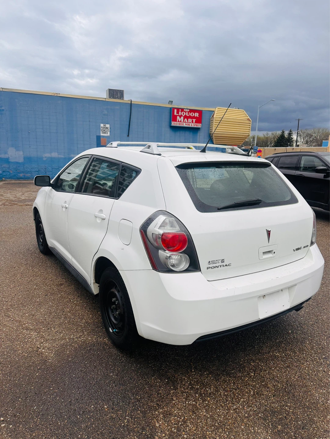 2010 Pontiac Vibe Hatchback All Wheel Drive
