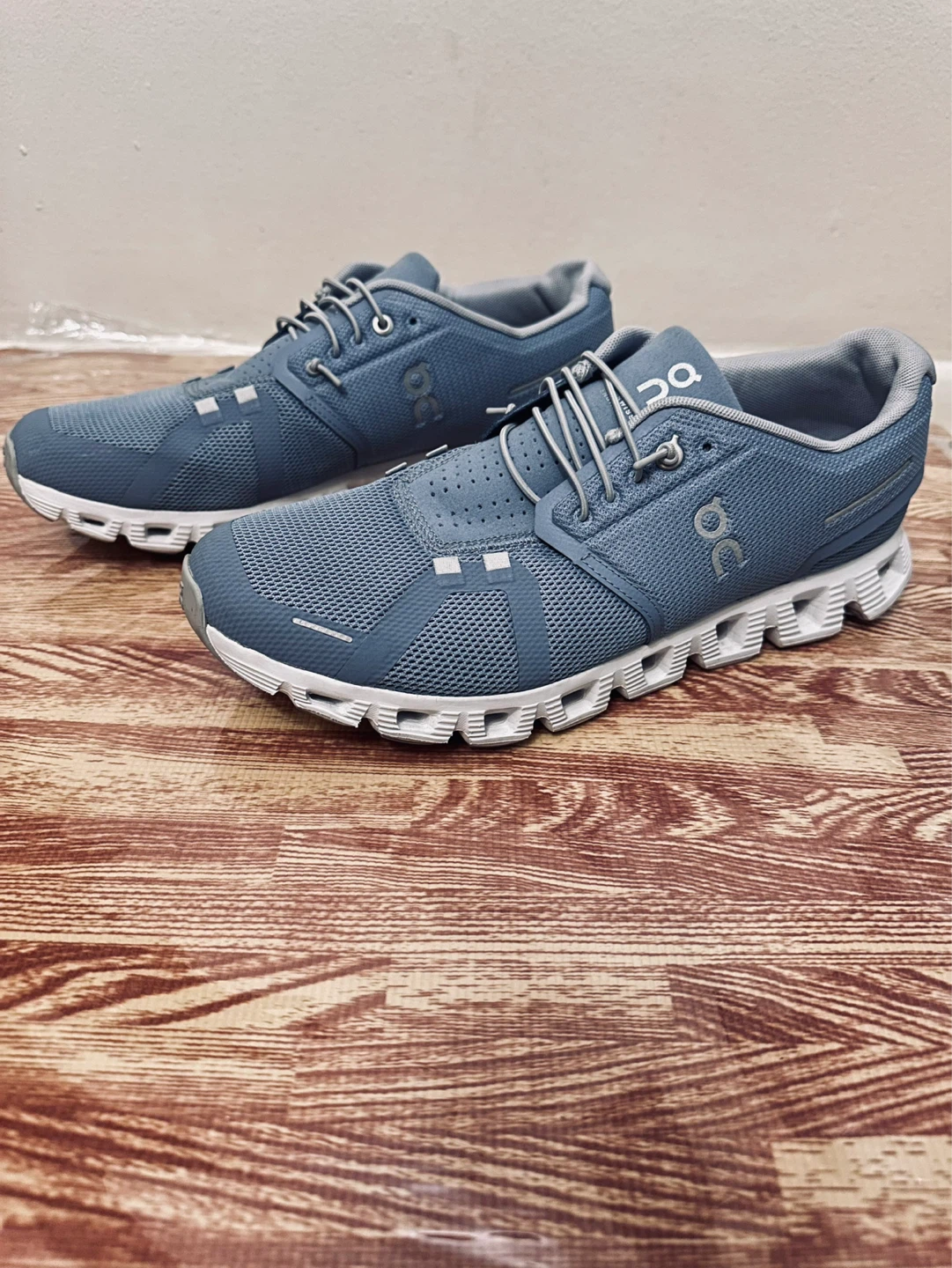 On Cloud Running Shoes - Men's Size 9 - photo 4