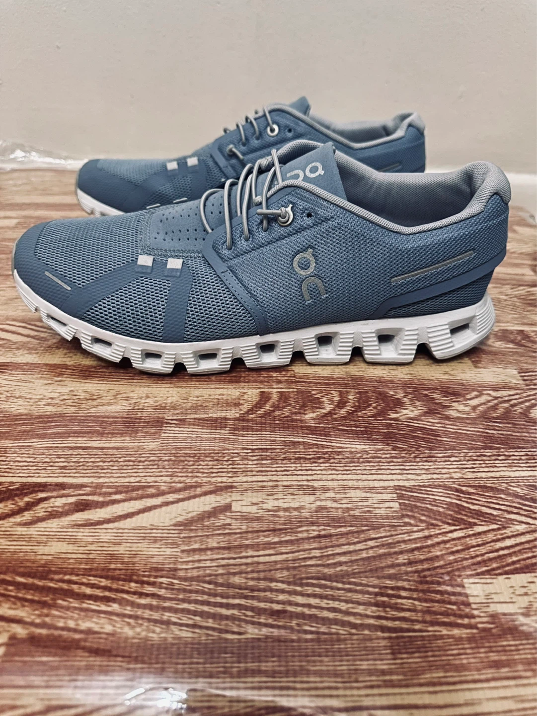 On Cloud Running Shoes - Men's Size 9 - photo 5
