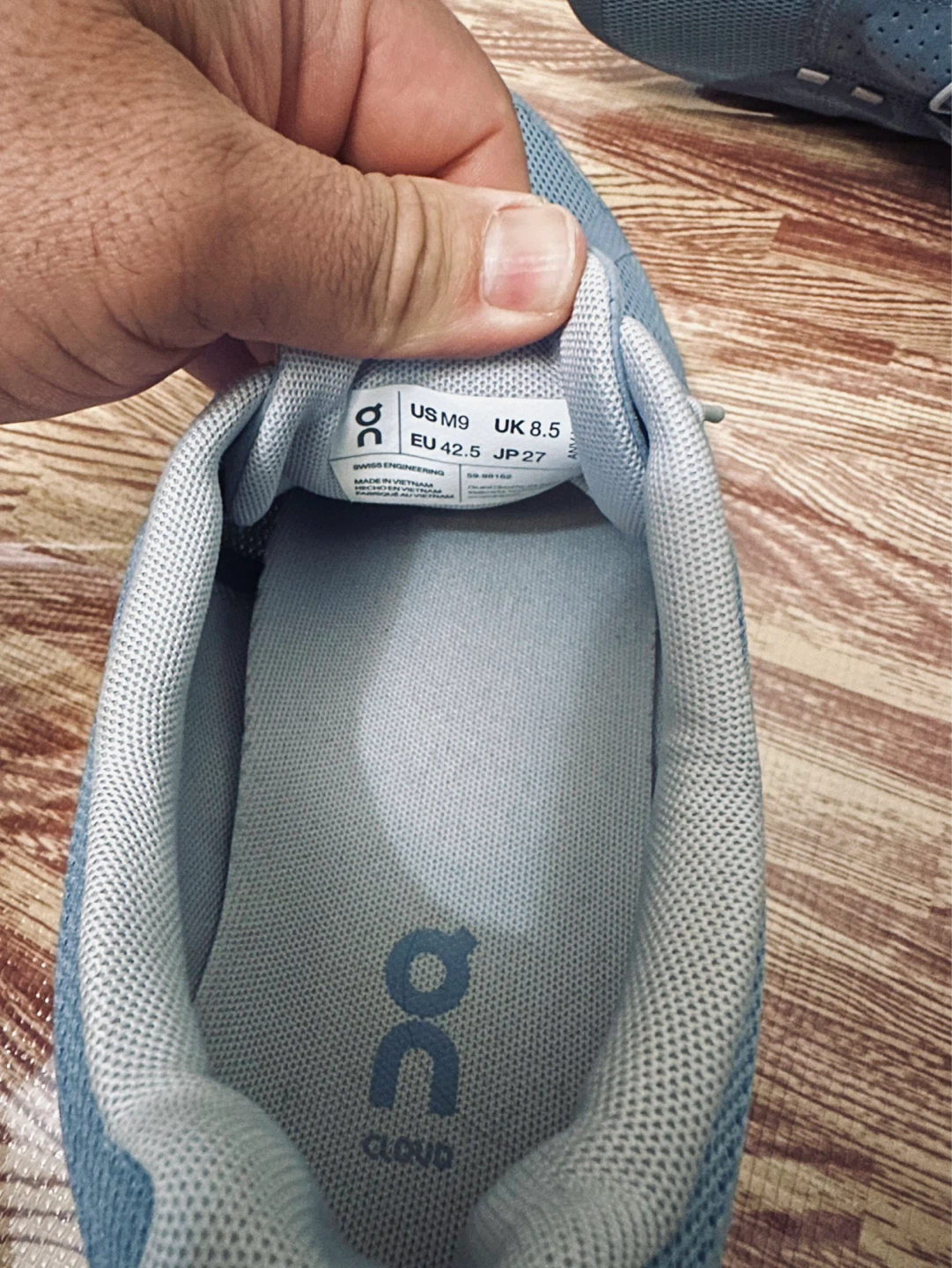 On Cloud Running Shoes - Men's Size 9 - photo 3