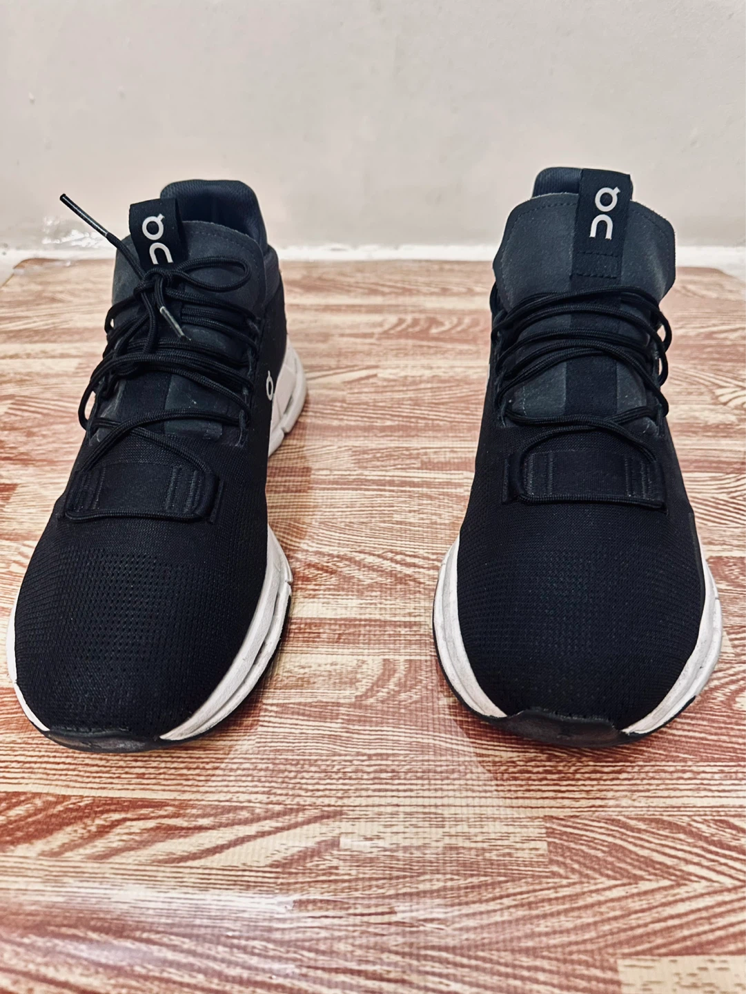 On Running CloudTec Shoes - Men's Size 9.5