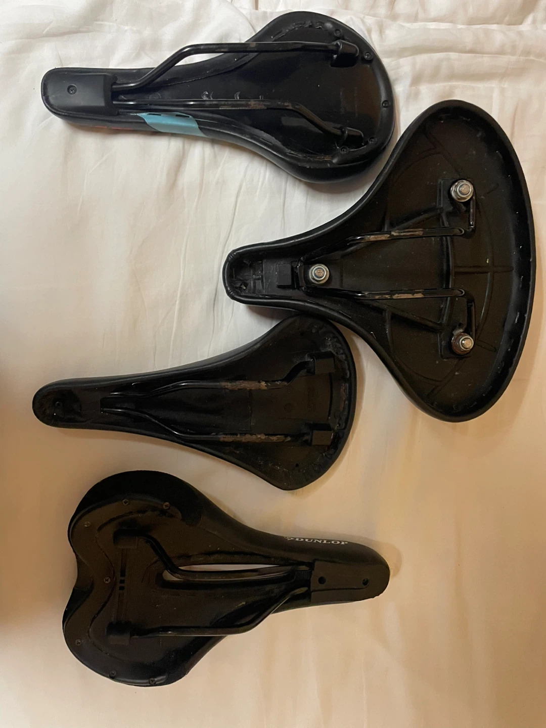 Lot of 4 Bicycle Saddles - GT, Dunlop, and others - photo 2